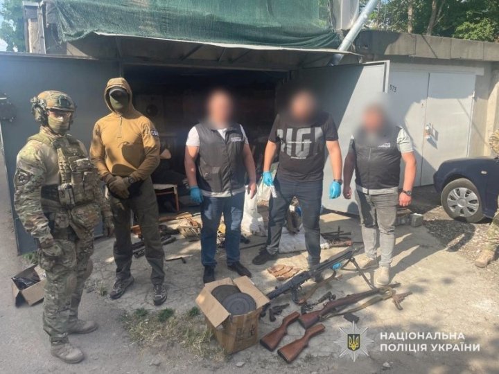 За торгівлю зброєю одеситу на Волині «світить» 7 років, - поліція За торгівлю зброєю одеситу на Волині «світить» 7 років, - поліція