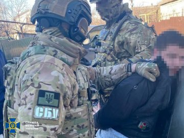 У Запоріжжі місцевий житель, завербований росією, намагався підірвати відділення пошти У Запоріжжі місцевий житель, завербований росією, намагався підірвати відділення пошти